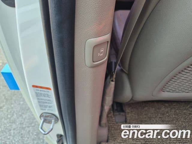 Kia All New Carnival Luxury, 2017 18