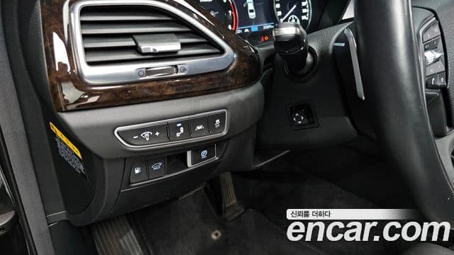 Genesis G90 Premium Luxury, 2019 14