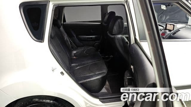 Kia Soul Safety, 2010 13