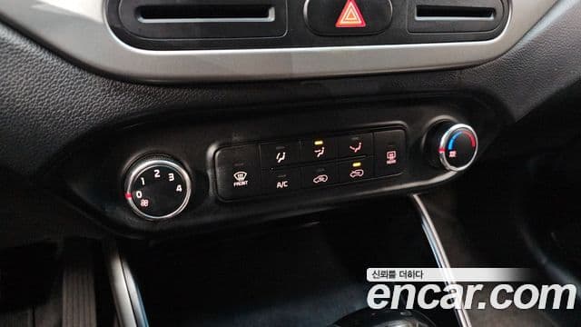 Kia All New Carens Luxury, 2014 15