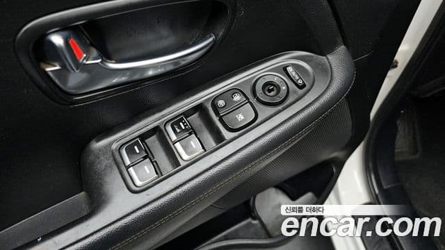 Kia All New Carens Luxury, 2014 16