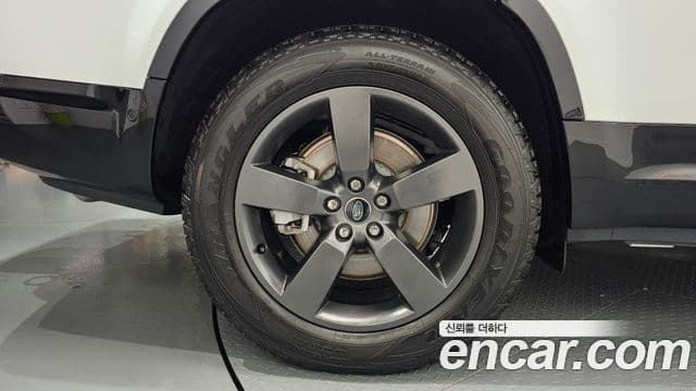 Land Rover Defender (L663) 130 P400 X-Dynamic HSE, 2024 все фото