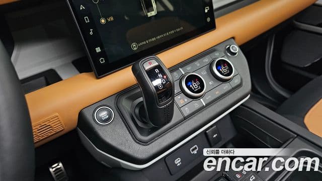 Land Rover Defender (L663) 130 P400 X-Dynamic HSE, 2024 9