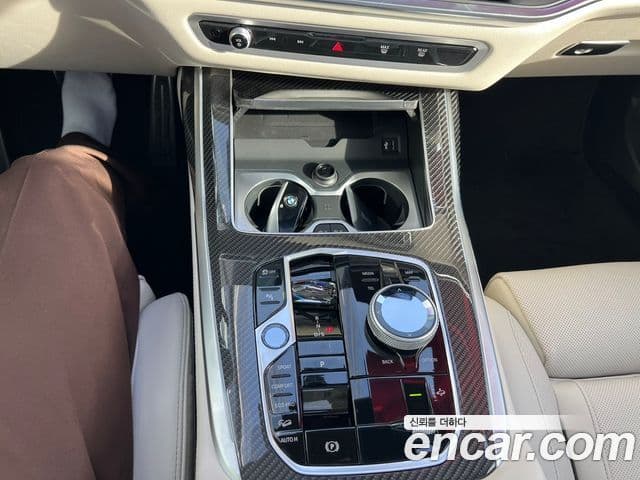 BMW X7 (G07) xDrive 40d M Sport 6인승, 2025 12
