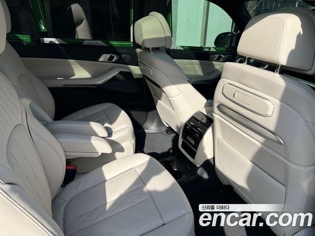BMW X7 (G07) xDrive 40d M Sport 6인승, 2025 14