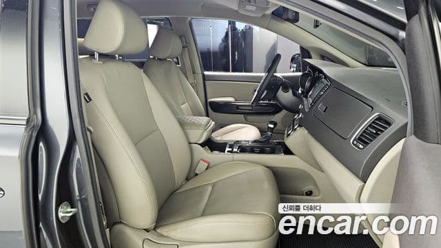 Kia All New Carnival Prestige, 2017 10