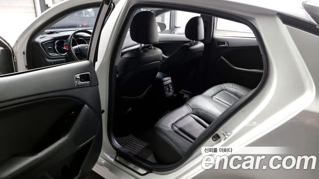 Kia K5 Prestige, 2011 11