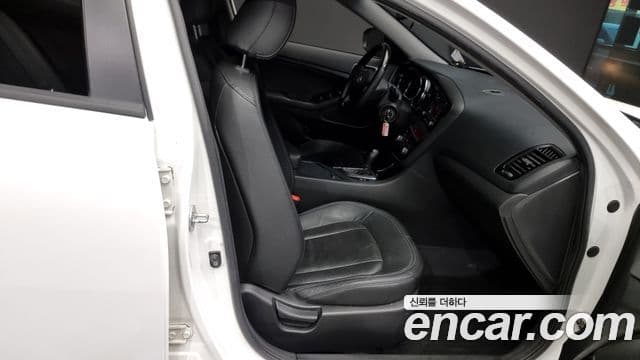 Kia K5 Prestige, 2011 12