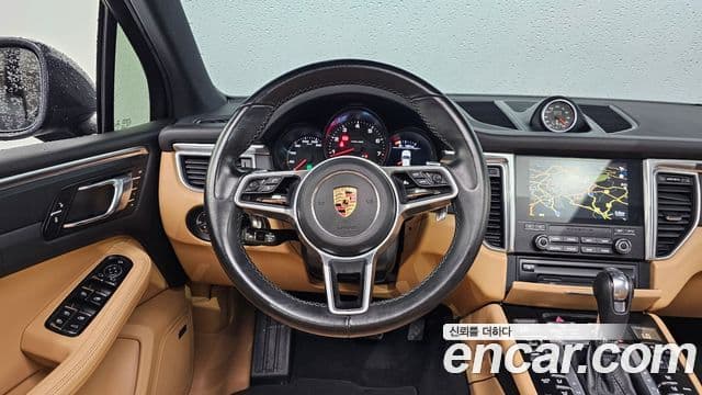 Porsche Macan 95B, 2018 13