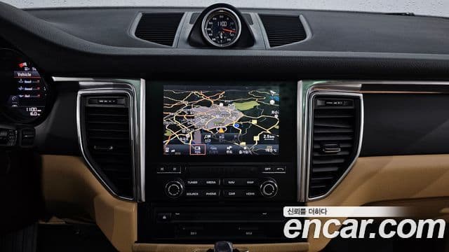 Porsche Macan 95B, 2018 14