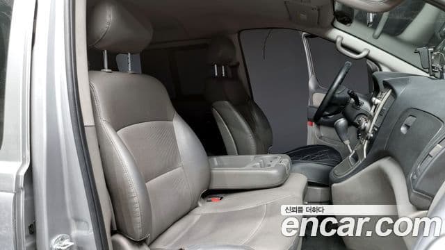 Hyundai Grand Starex CVX Luxury, 2011 12