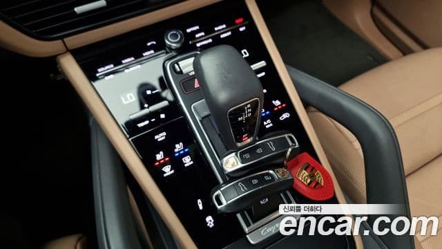 Porsche Cayenne (PO536), 2020 9