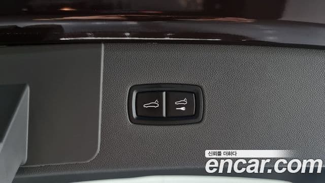 Porsche Cayenne (PO536), 2020 19