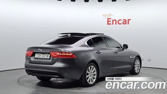 Jaguar XE Prestige, 2016 2