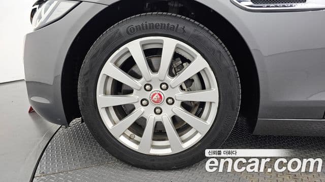 Jaguar XE Prestige, 2016 все фото