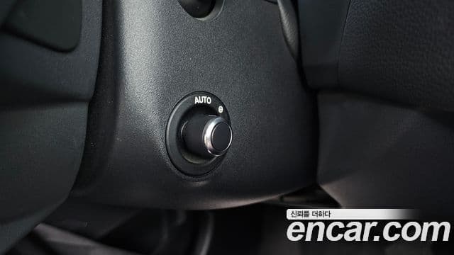 Jaguar XE Prestige, 2016 15