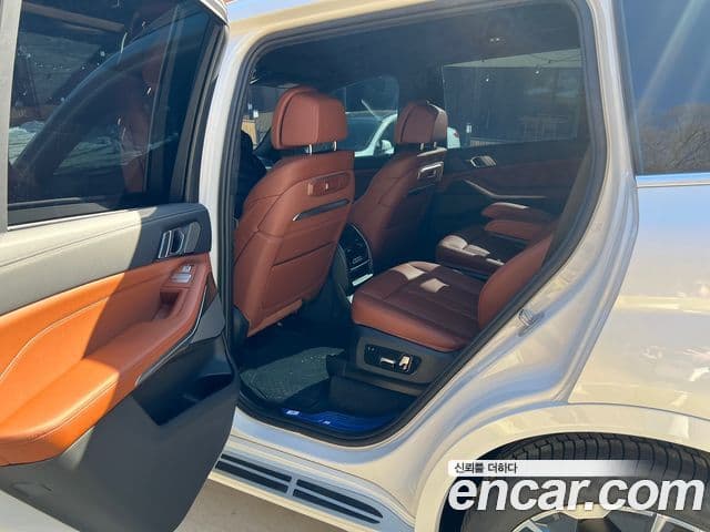 BMW X7 (G07) xDrive 40d M Sport 6인승, 2025 16