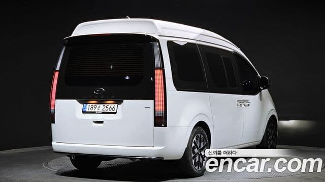Hyundai Staria лимузин, 2023 2