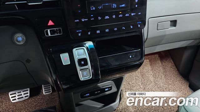 Hyundai Staria лимузин, 2023 9