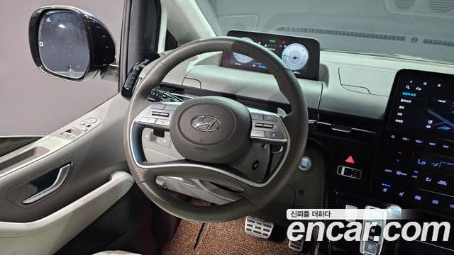 Hyundai Staria лимузин, 2023 13