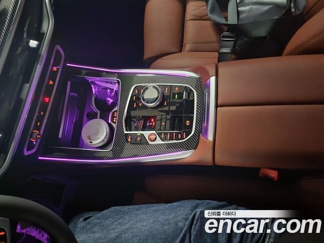 BMW X7 (G07) xDrive 40d M Sport 6인승, 2025 11