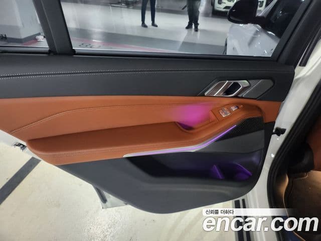 BMW X7 (G07) xDrive 40d M Sport 6인승, 2025 15