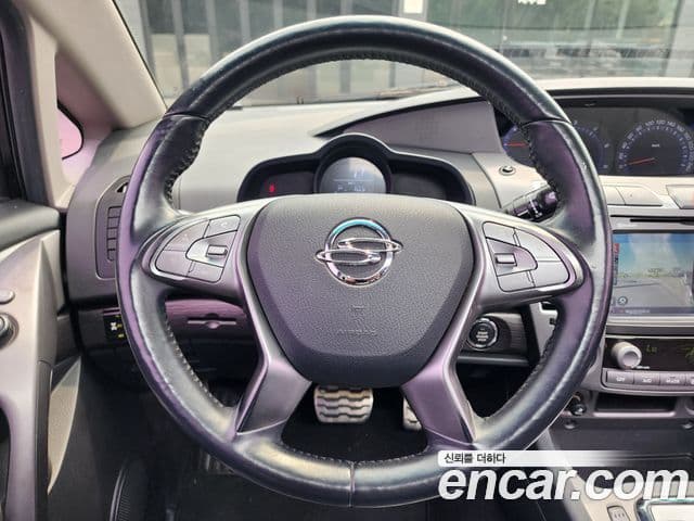 KG모빌리티(SsangYong) Korando 투리스모 4WD TX 9인승, 2017 9