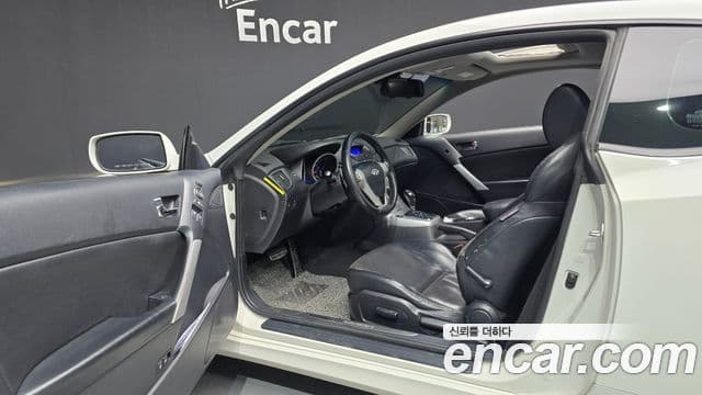 Hyundai Genesis купе 200 турбо RW, 2010 10