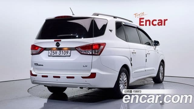 KG모빌리티(SsangYong) Korando 투리스모 4WD LT 9인승, 2014 2