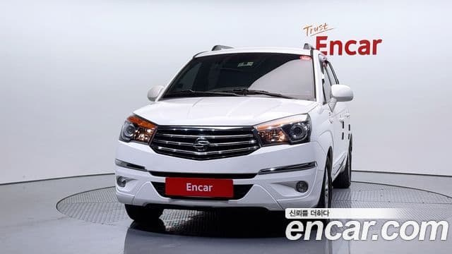 KG모빌리티(SsangYong) Korando 투리스모 4WD LT 9인승, 2014 3