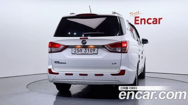 KG모빌리티(SsangYong) Korando 투리스모 4WD LT 9인승, 2014 4