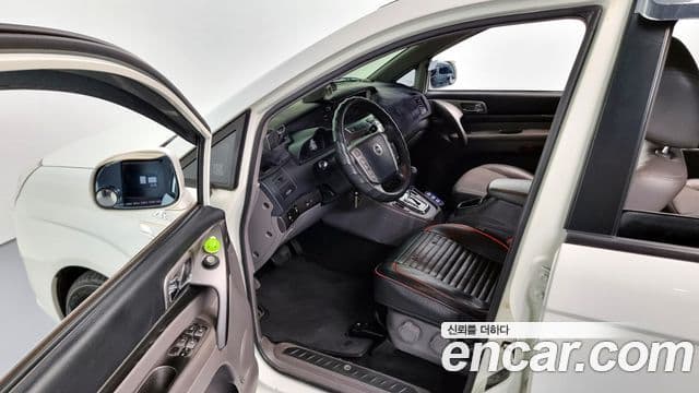 KG모빌리티(SsangYong) Korando 투리스모 4WD LT 9인승, 2014 11