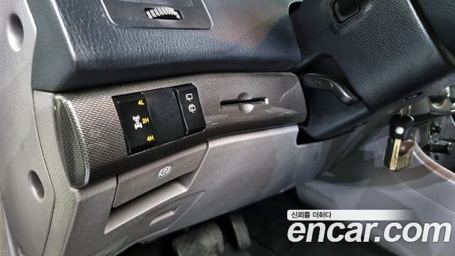 KG모빌리티(SsangYong) Korando 투리스모 4WD LT 9인승, 2014 16