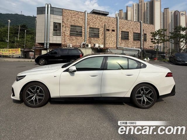 BMW 5시리즈 (G60) 520i M Sport, 2025 2