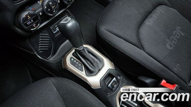 Jeep Renegade 2.4 Longitude, 2015 9