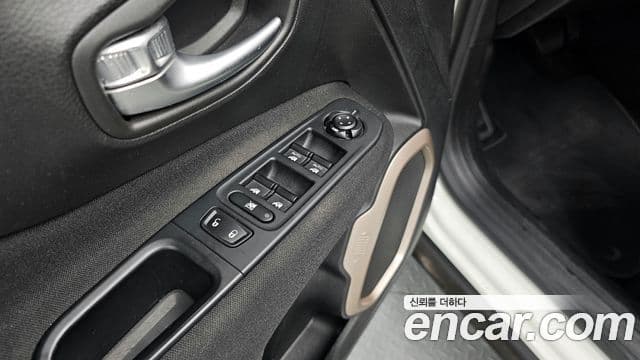 Jeep Renegade 2.4 Longitude, 2015 13