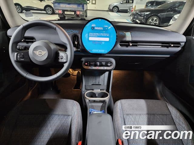 Mini Cooper C 4세대 Essential, 2025 6
