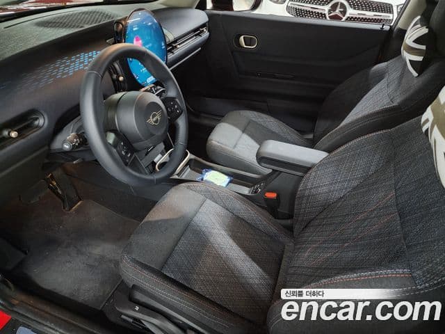 Mini Cooper C 4세대 Essential, 2025 9