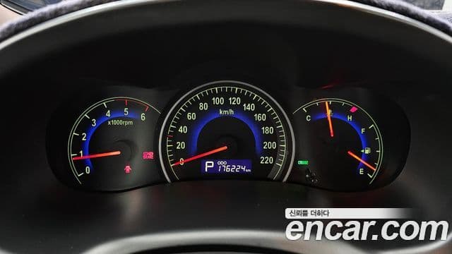 Kia Carnival R New Carnival лимузин GLX, 2011 8