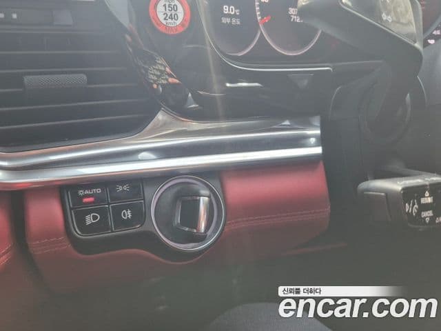 Porsche Panamera (971), 2021 11