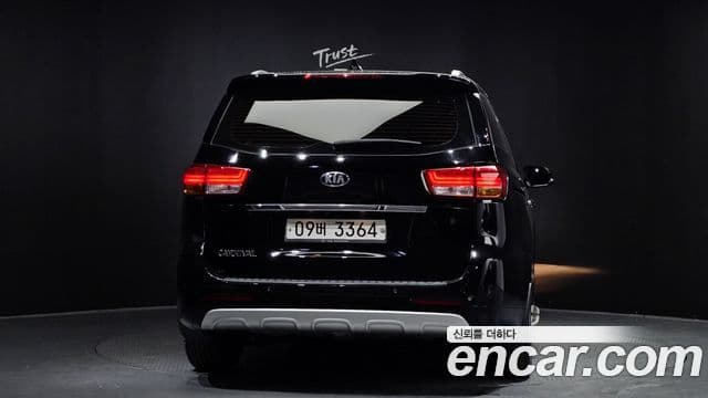 Kia All New Carnival Noblesse, 2018 4
