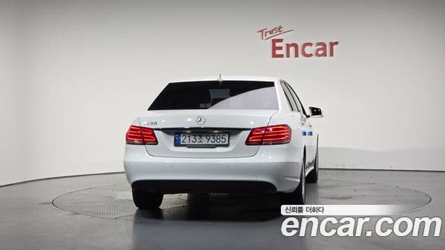 Mercedes-Benz E-класс W212 E300 Elegance, 2014 4