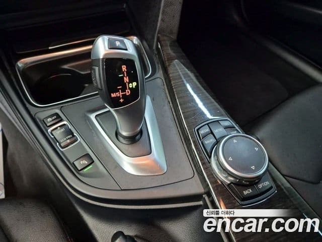 BMW 3시리즈 (F30), 2015 9