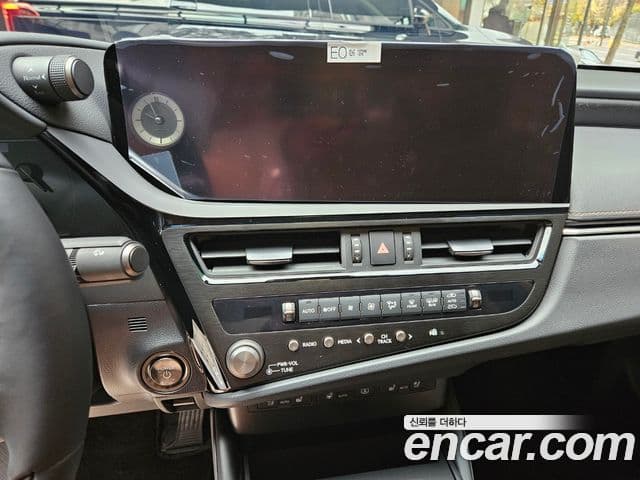Lexus ES300h 7세대 Executive, 2025 13