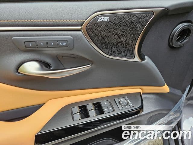 Lexus ES300h 7세대 Executive, 2025 15