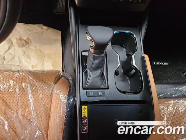 Lexus ES300h 7세대 Executive, 2025 17