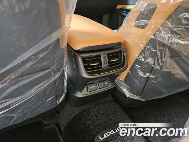 Lexus ES300h 7세대 Executive, 2025 18