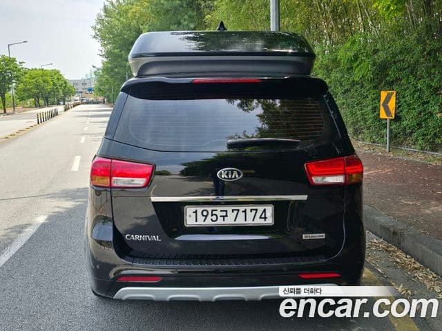 Kia All New Carnival Noblesse, 2018 4