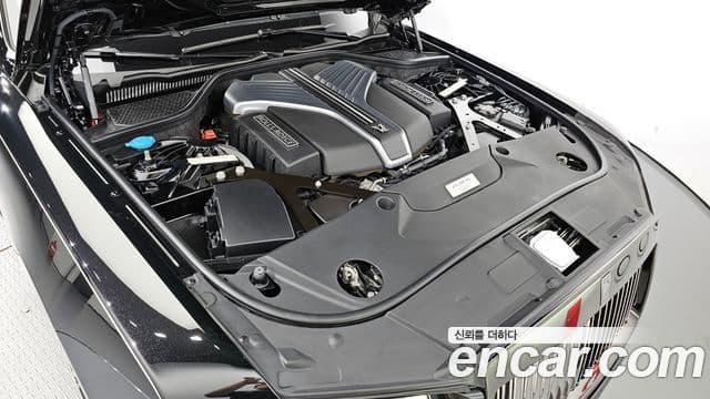 Rolls-Royce 고스트 2세대 6.7 V12 чёрный эмблема, badge, 2023 6