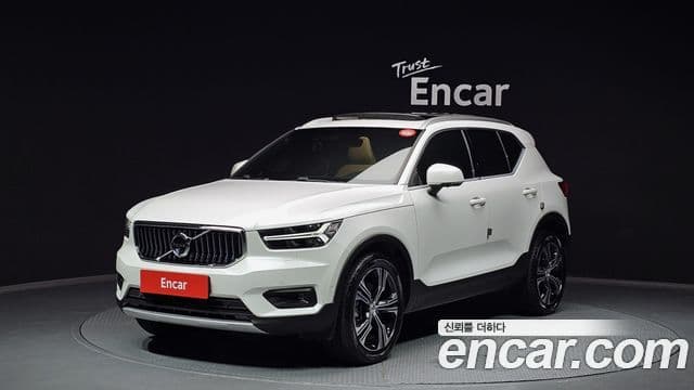 Volvo XC40 B4 Inscription, 2021 1